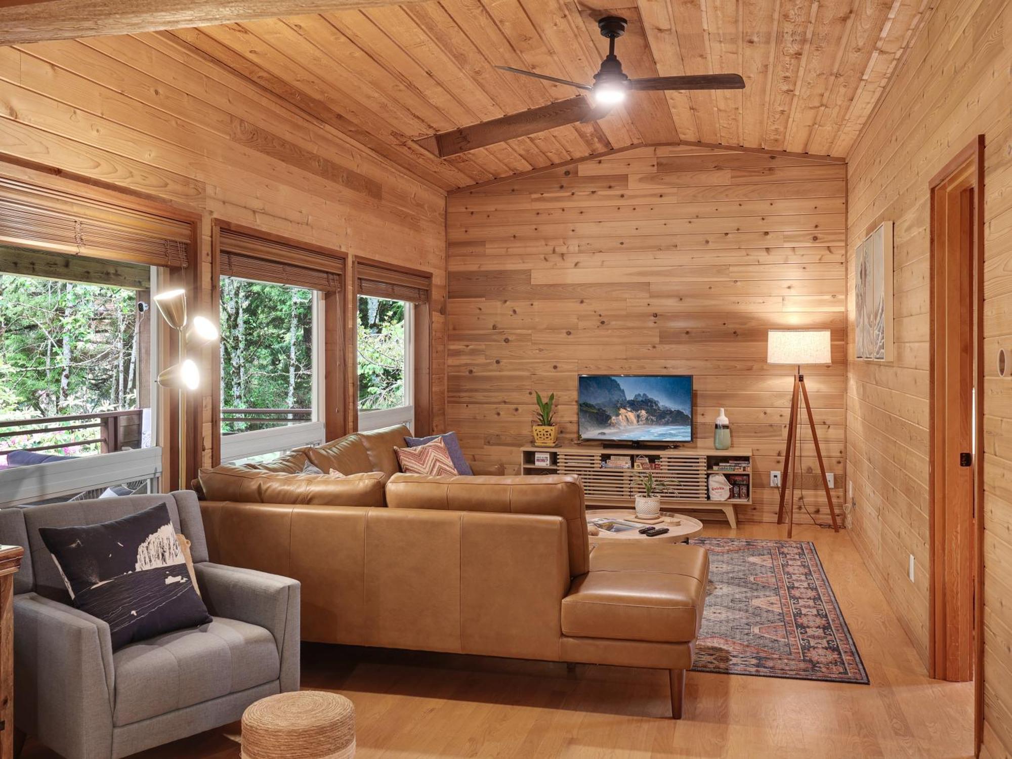 Woods Waves: Luxury Coast Cabin King Beds Pets Тілламук Екстер'єр фото