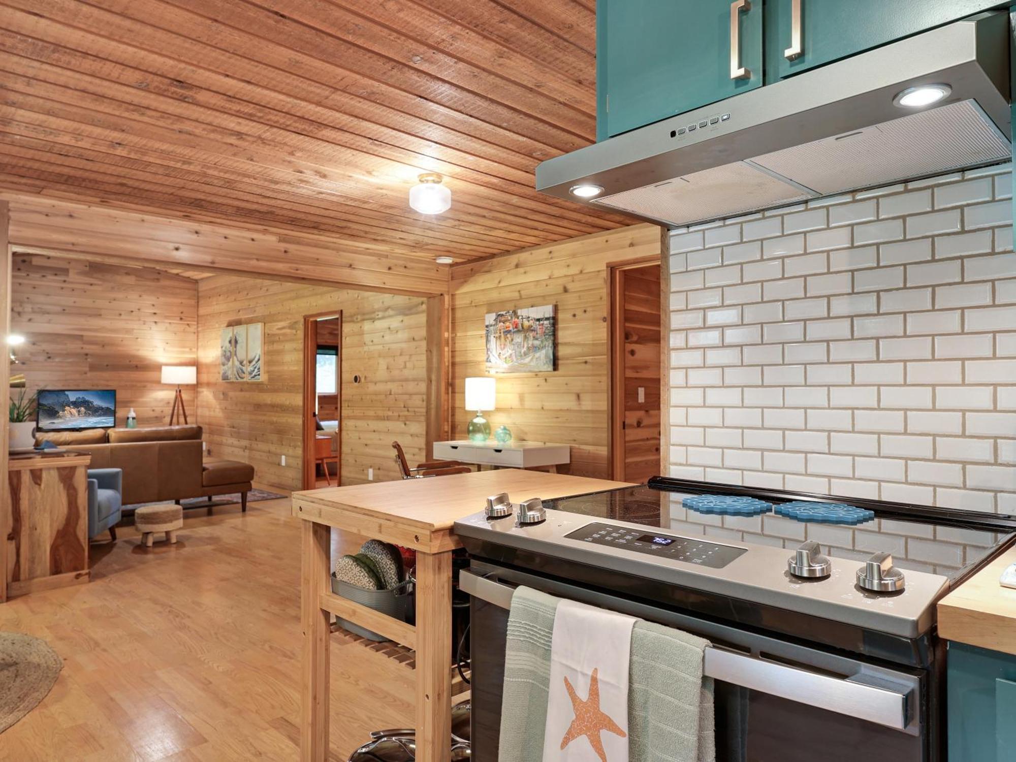 Woods Waves: Luxury Coast Cabin King Beds Pets Тілламук Екстер'єр фото