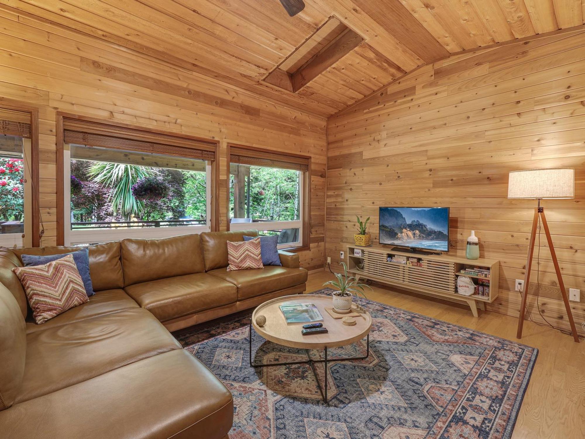 Woods Waves: Luxury Coast Cabin King Beds Pets Тілламук Екстер'єр фото