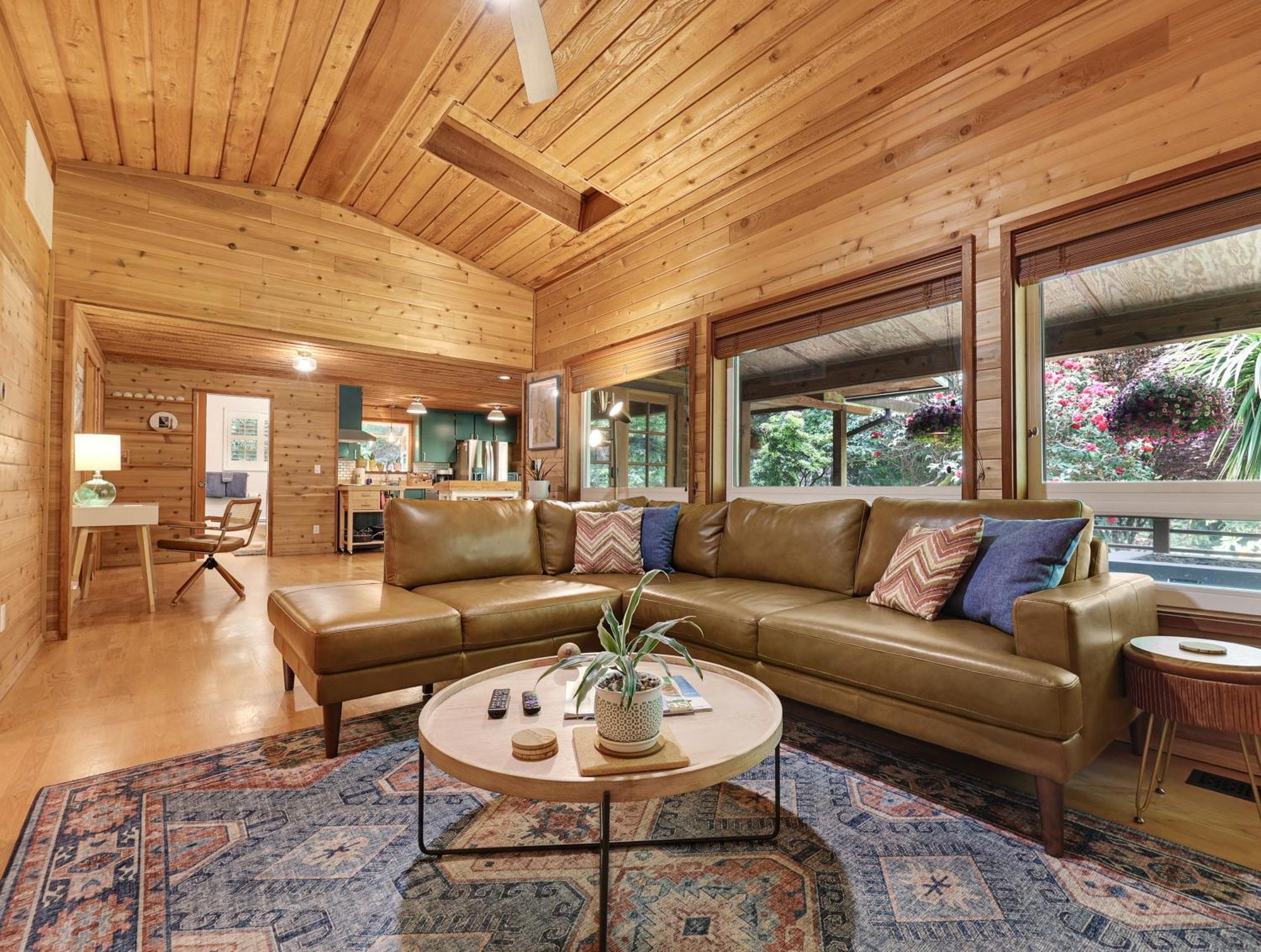 Woods Waves: Luxury Coast Cabin King Beds Pets Тілламук Екстер'єр фото