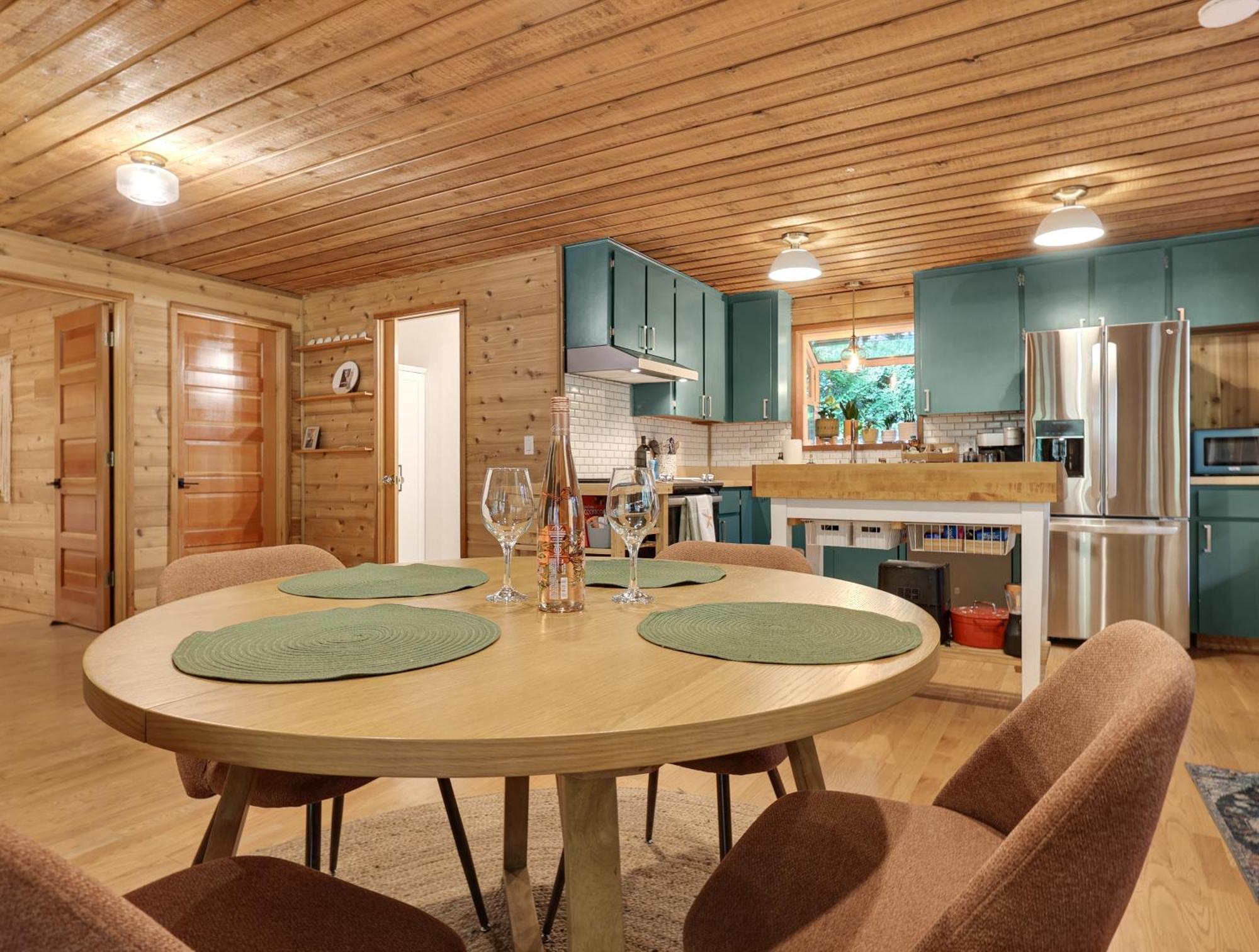 Woods Waves: Luxury Coast Cabin King Beds Pets Тілламук Екстер'єр фото